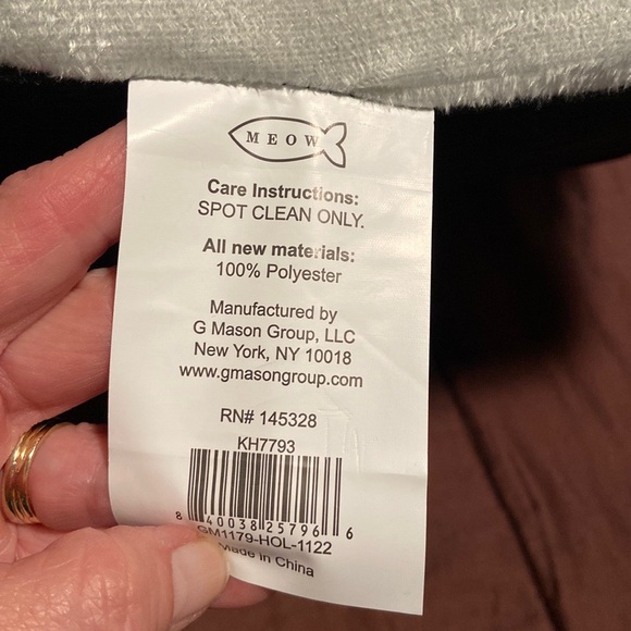 Cat Hut.  Small Pet Bed. Meow Brand. NWT! - Picture 6 of 10